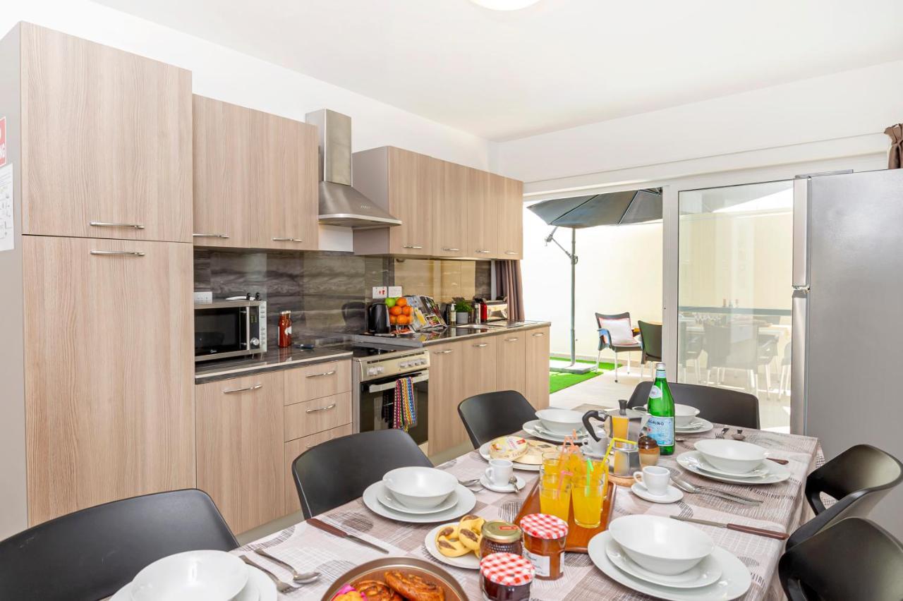 Summer Breeze 3 Bedroom Family Maisonette With Sunny Terrace In Mellieha - By Getawaysmalta Zewnętrze zdjęcie